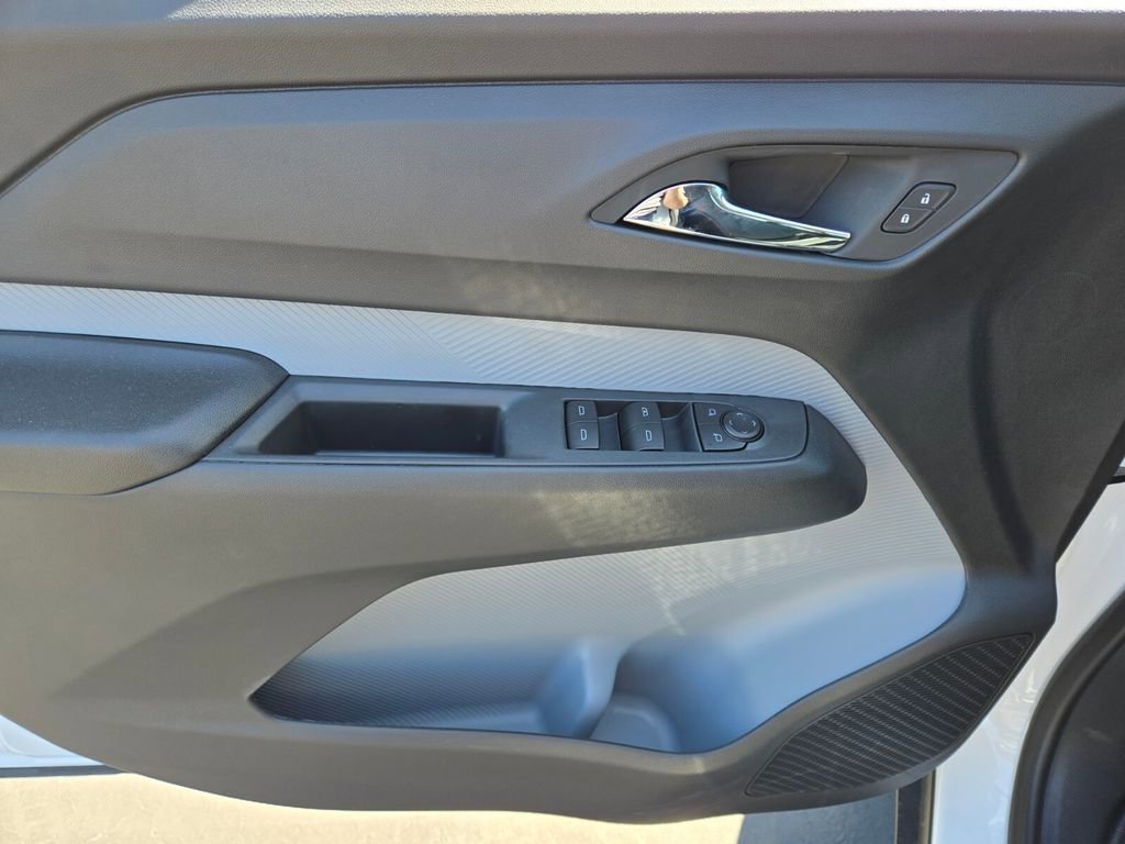 2027 Chevrolet Bolt RS - Photo 9