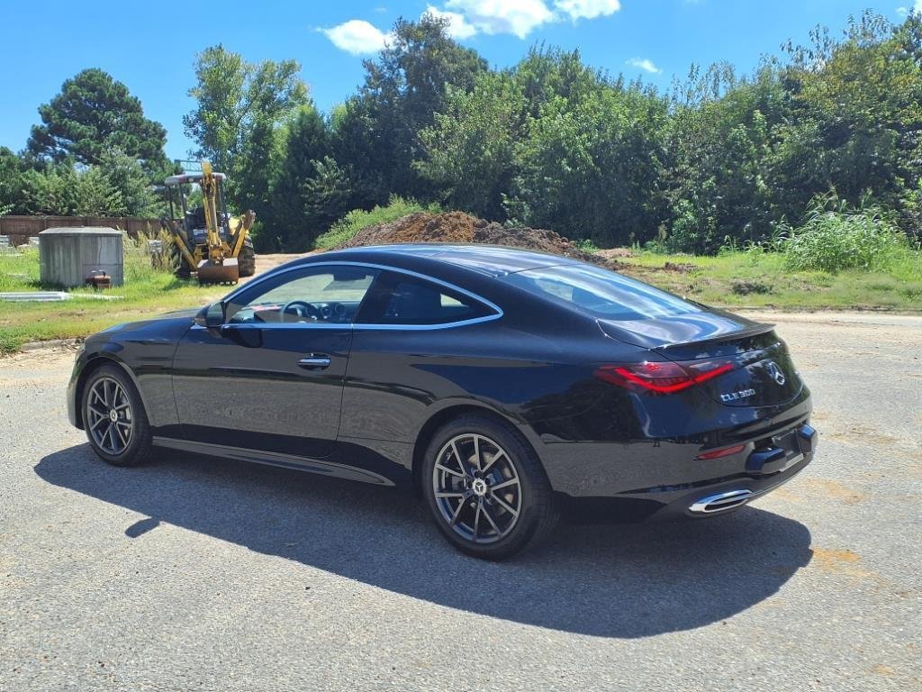 Used 2026 BLACK Mercedes-Benz CLE 300 image 5