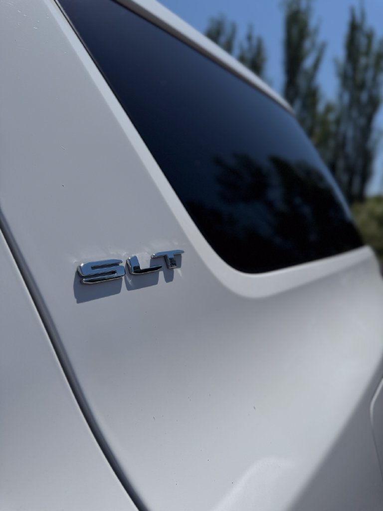 Used 2023 Summit White GMC SLT image 50