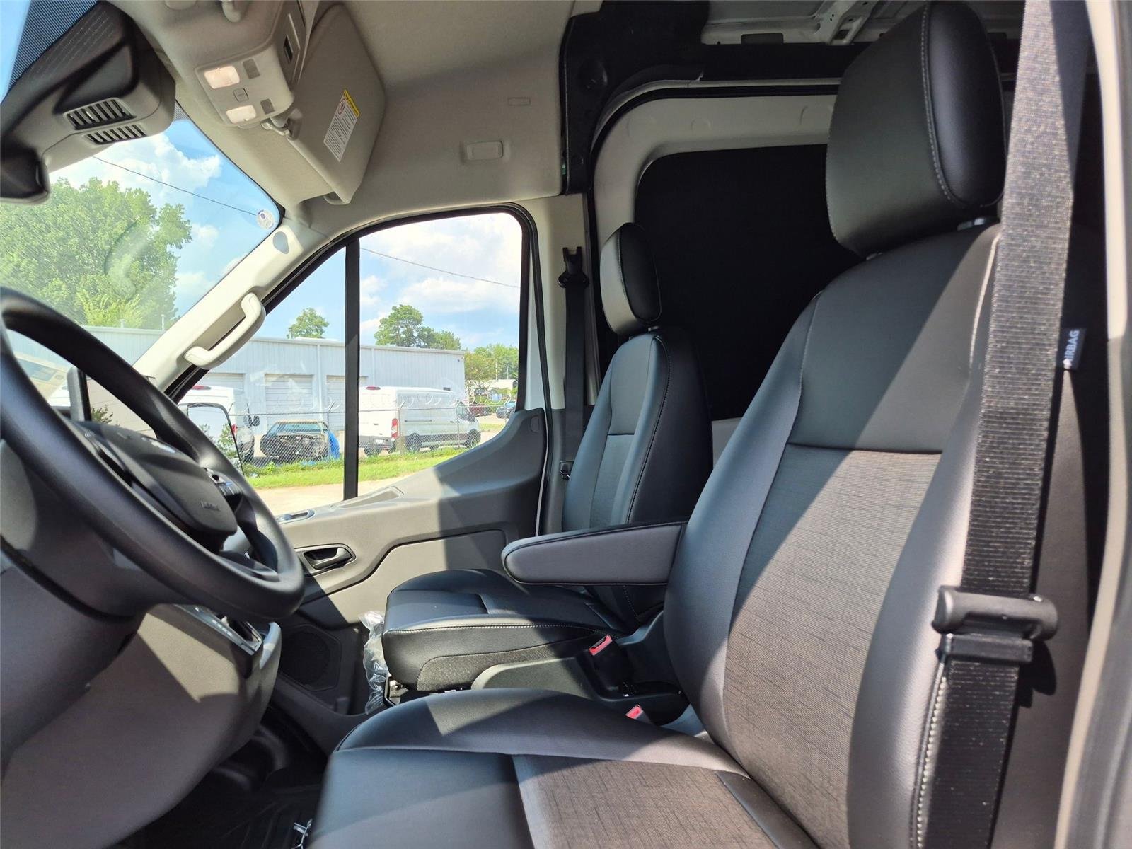 New 2026 Oxford White Ford T250 image 14