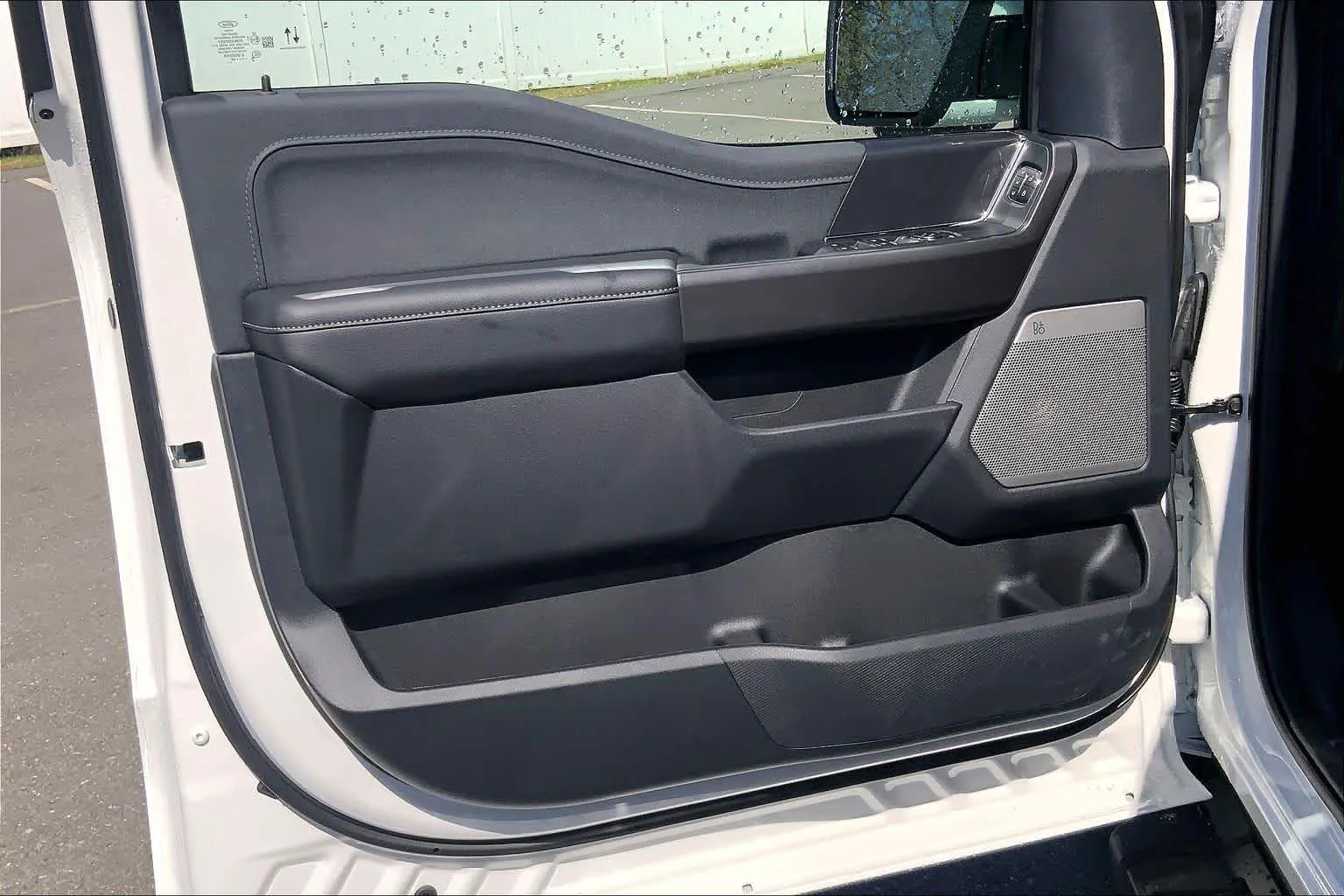 New 2026 Star White Metallic Tri-Coat Ford LARIAT image 11