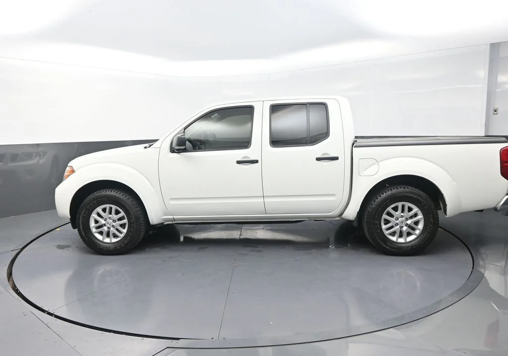 Used 2017 White Nissan SV image 6