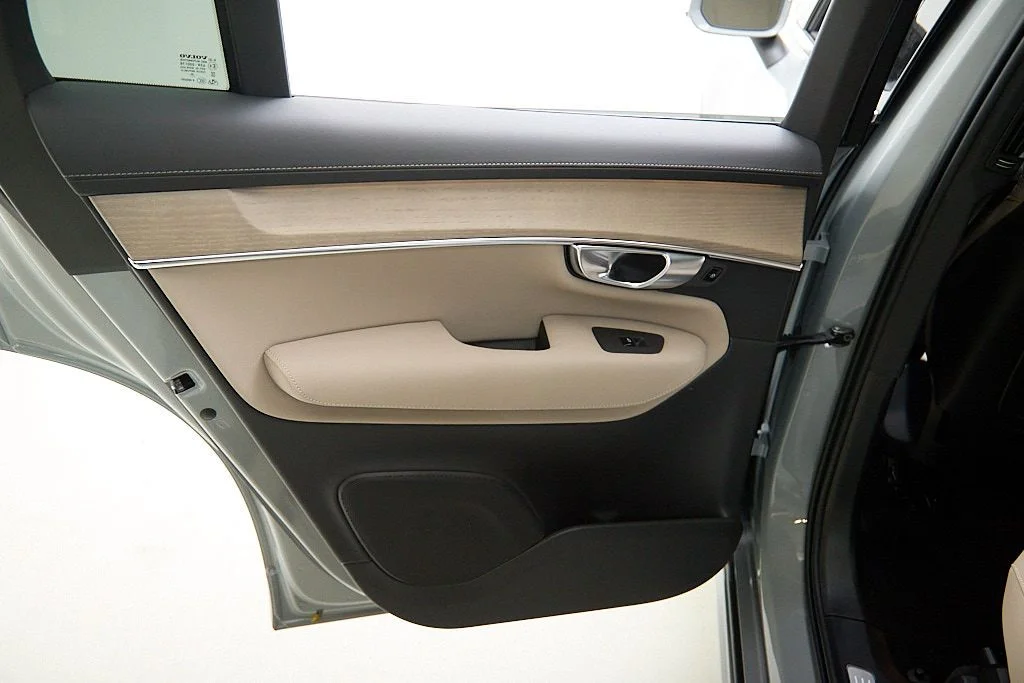 New 2026 Vapour Grey Volvo Plus image 19