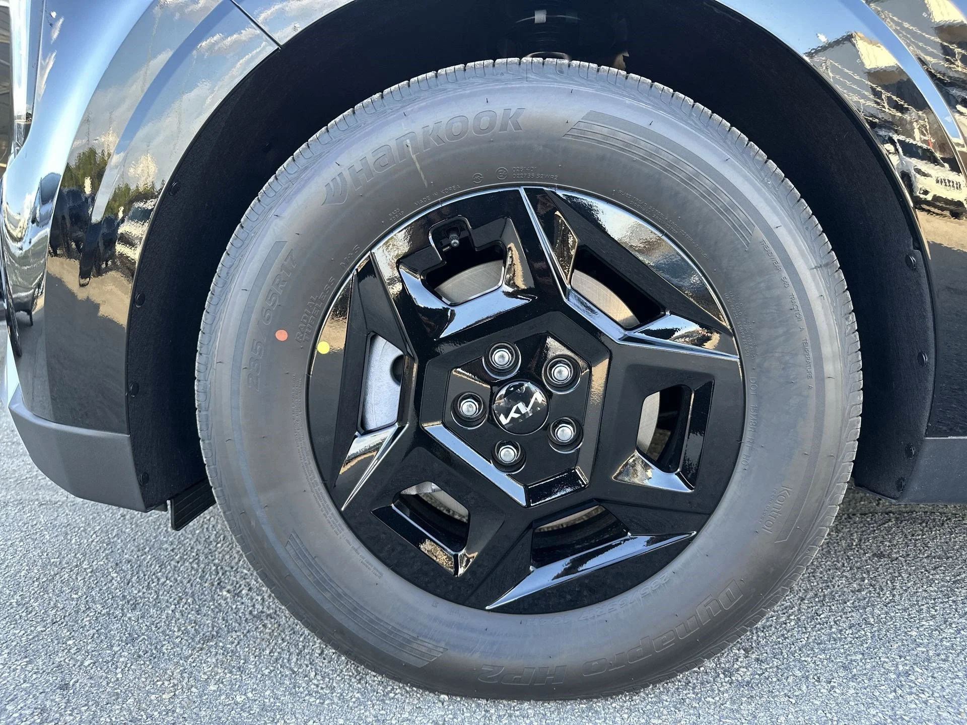 New 2026 Aurora Black Pearl Kia LXS image 11