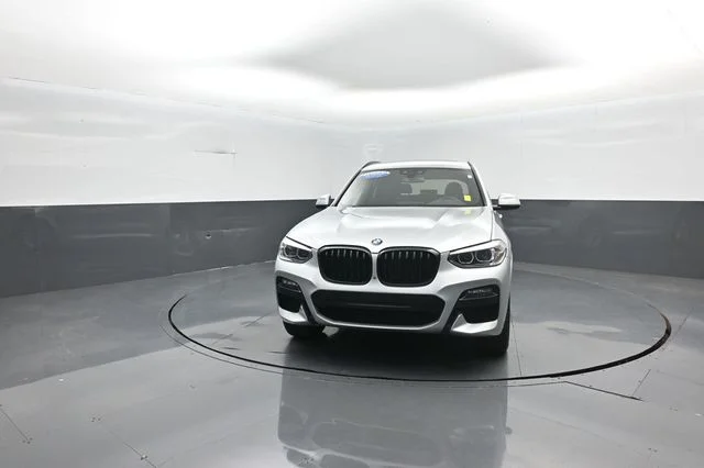 Used 2021 Silver BMW xDrive30i image 4