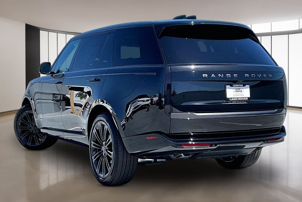 New 2026 SANTORINI BLACK Land Rover SE LWB 7-Seats / V8 image 3
