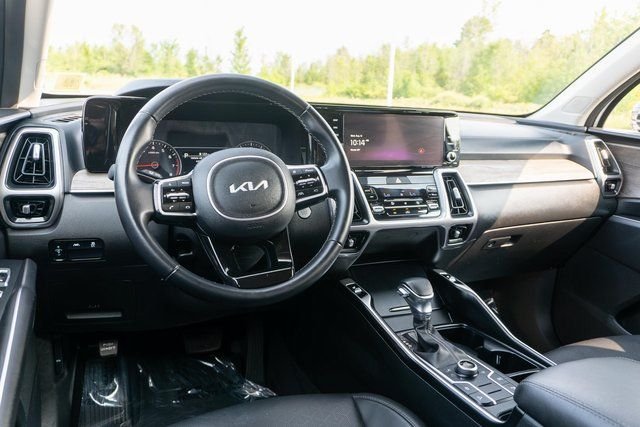 Used 2023 White Kia X-Line S image 13