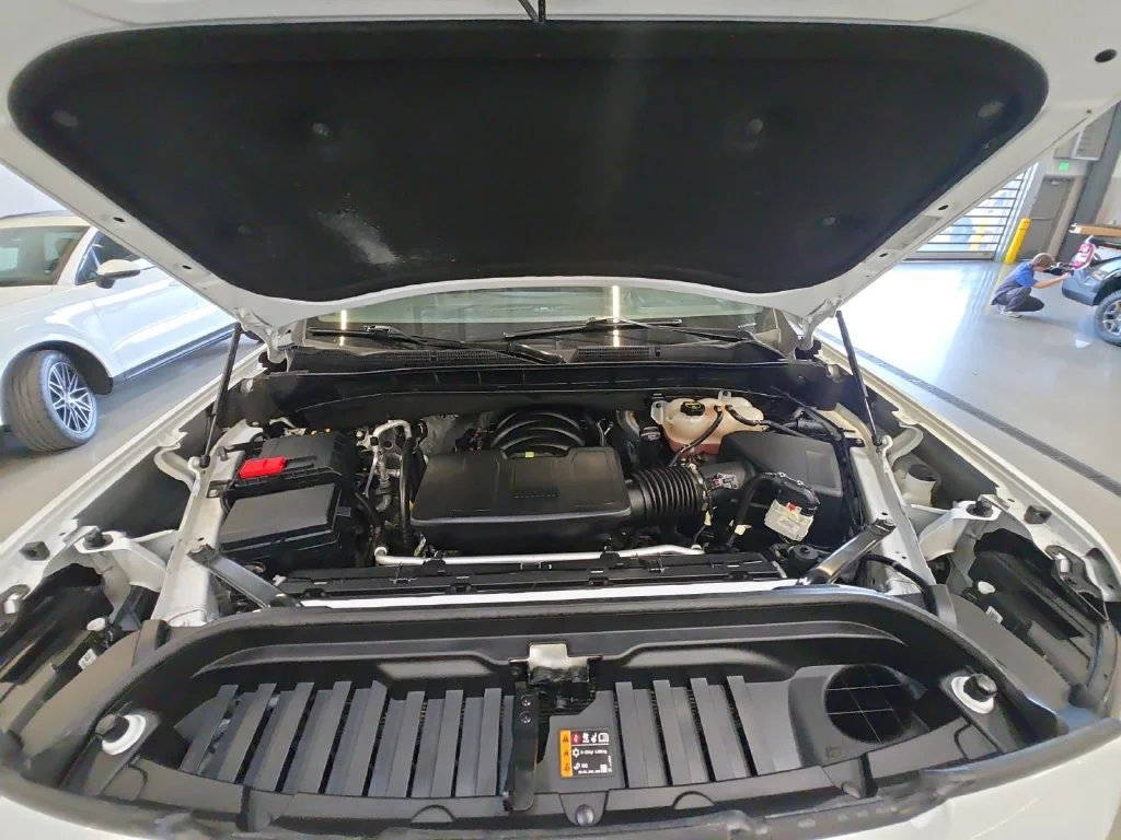 Certified Used 2025 Summit White GMC Elevation image 30