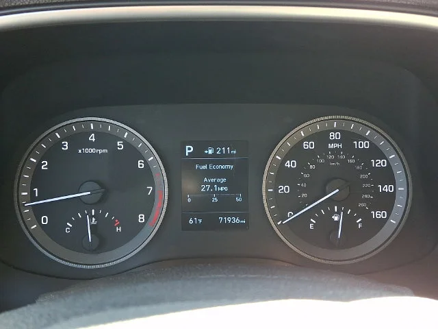 Used 2019 White Hyundai SE image 20