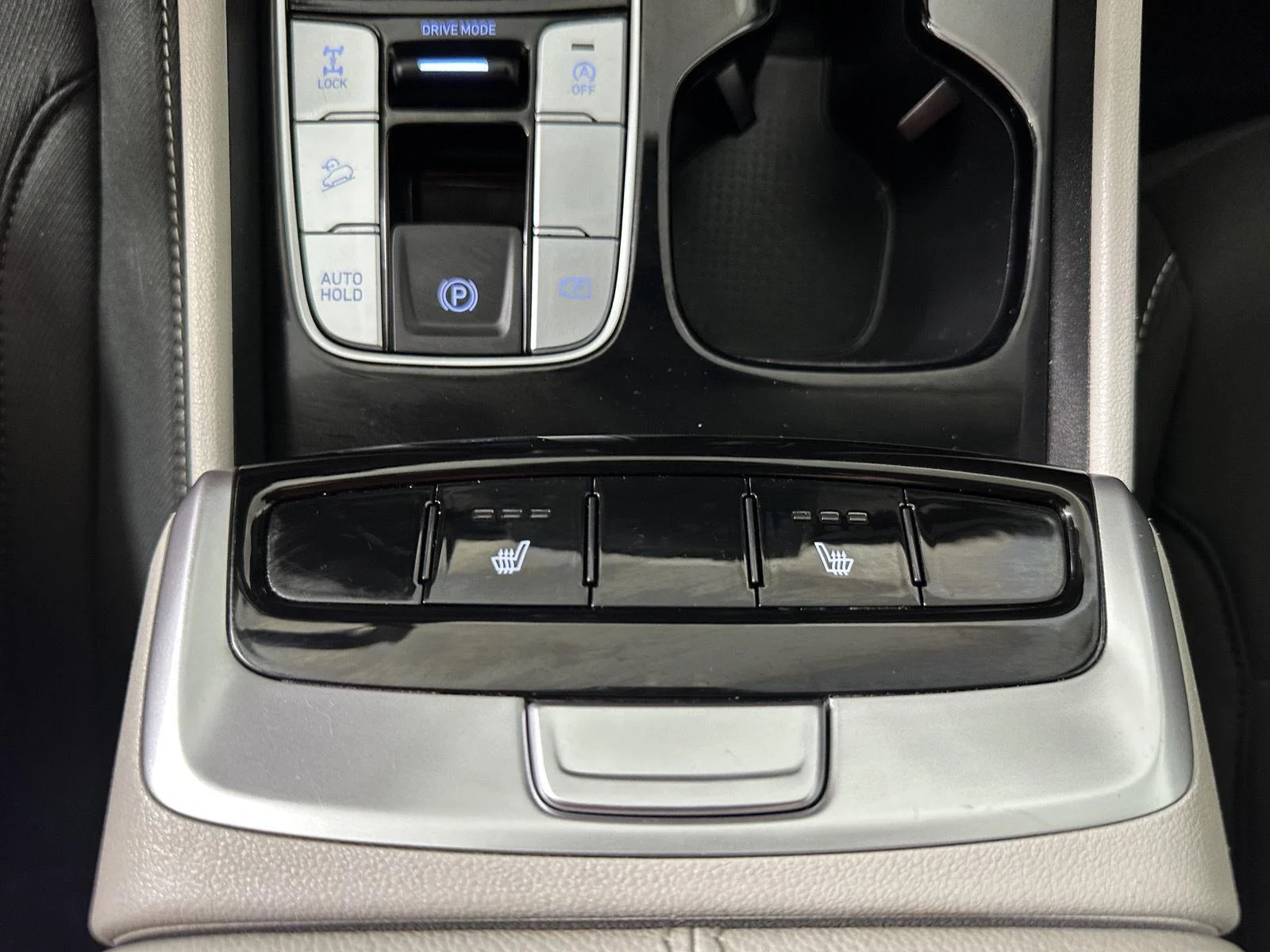 Used 2023 Phantom Black Hyundai SEL image 24