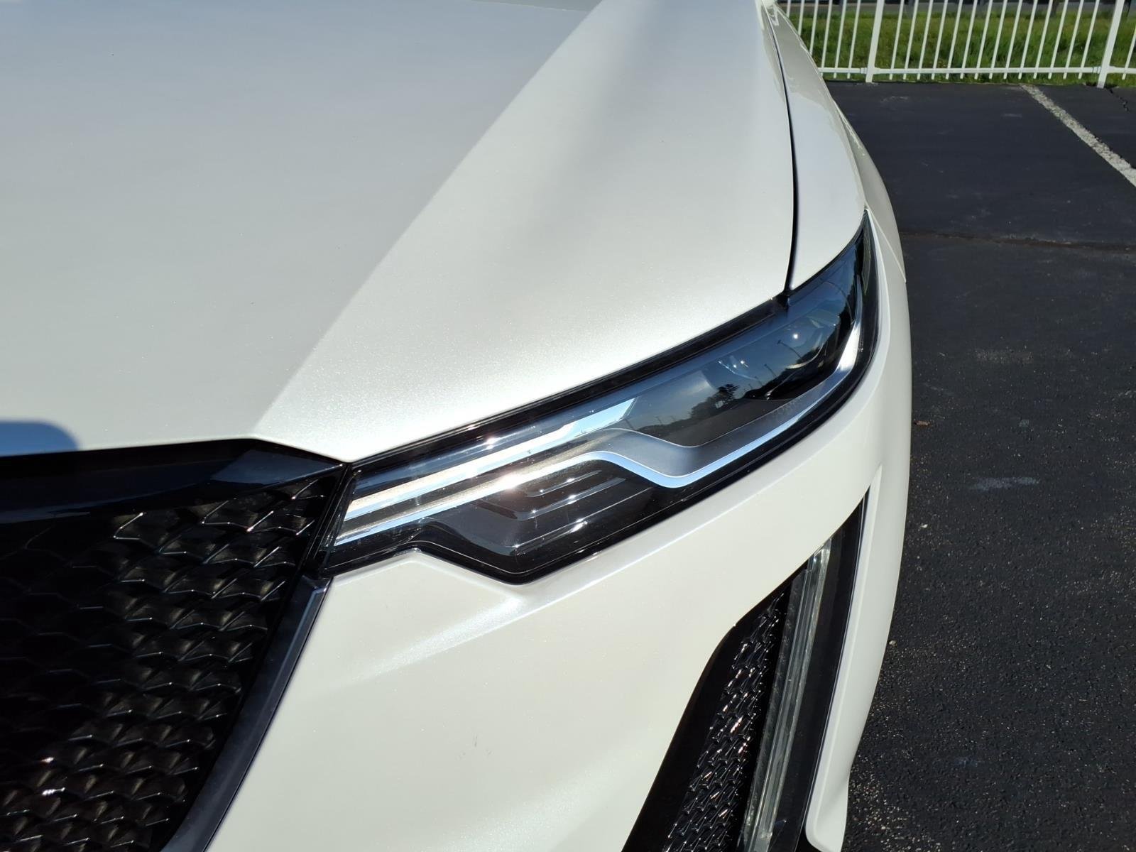 Used 2022 Crystal White Tricoat Cadillac Sport image 18