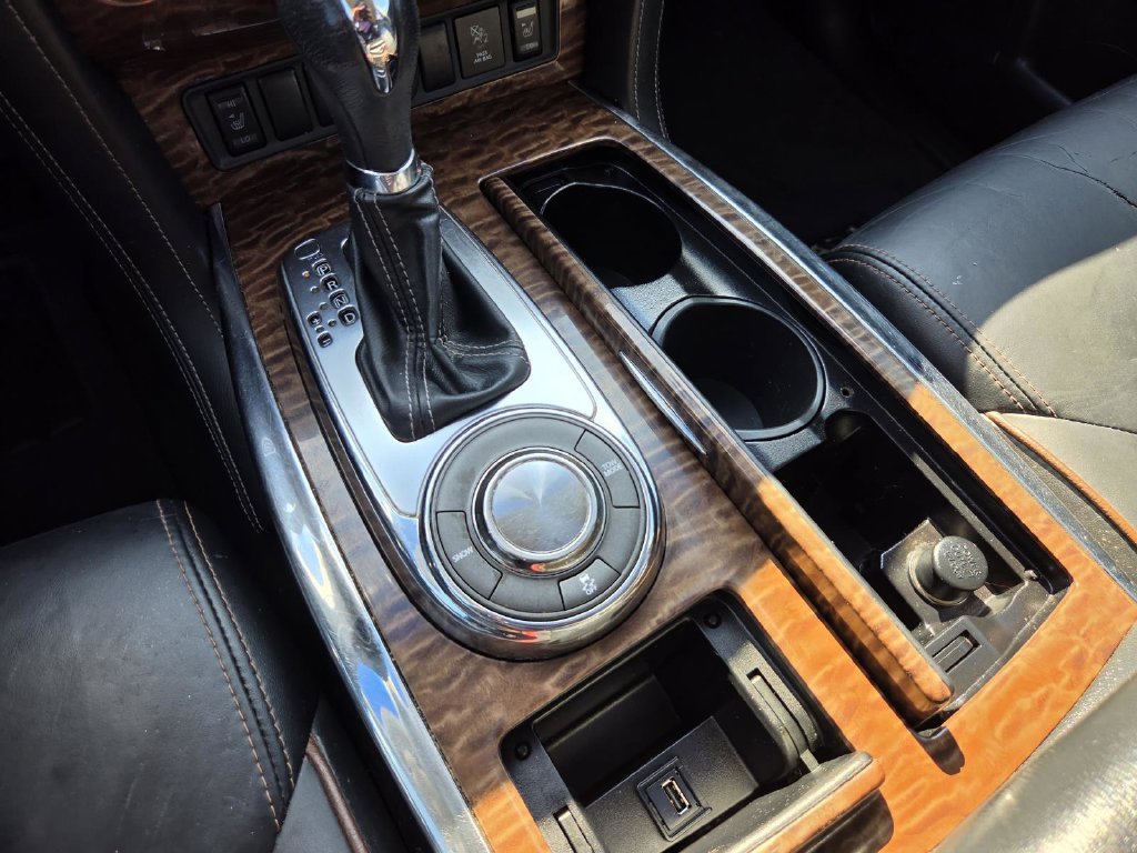 Used 2017 Brown Nissan SL image 32