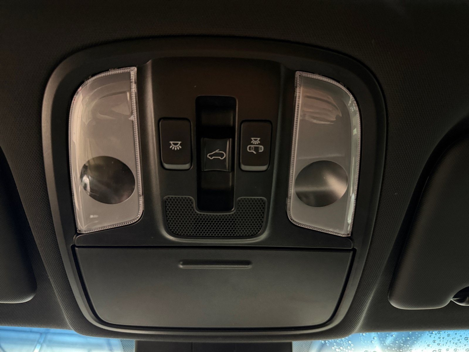 Used 2020 Snow White Pearl Kia S image 28