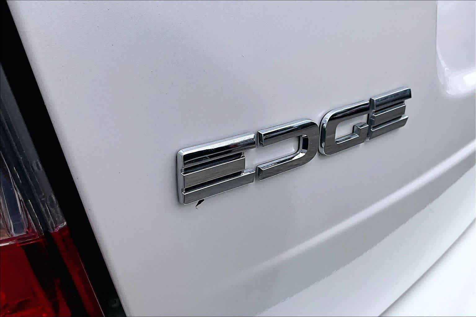 Used 2013 White Platinum Metallic Tri-Coat Ford SEL image 12