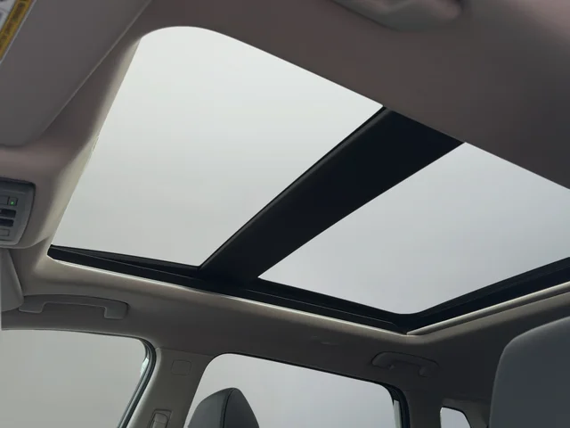 New 2026 Everest White Pearl TriCoat Nissan Dark Armor image 19