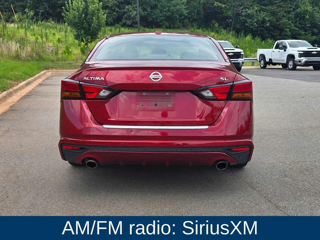 Used 2019 Red Nissan 2.5 SL image 4