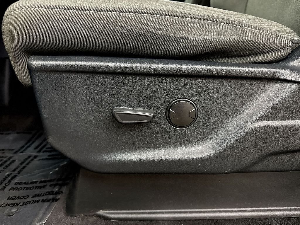 Used 2023 Silver Ford XLT image 13