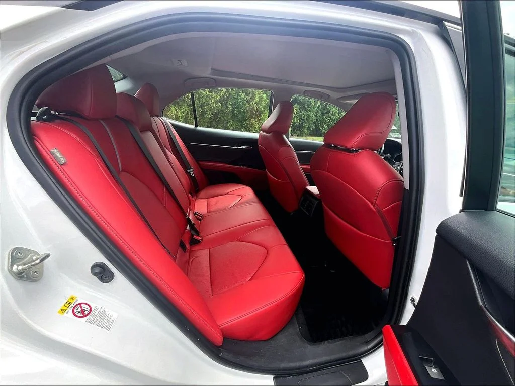 Used 2018 Black Toyota XSE V6 image 16