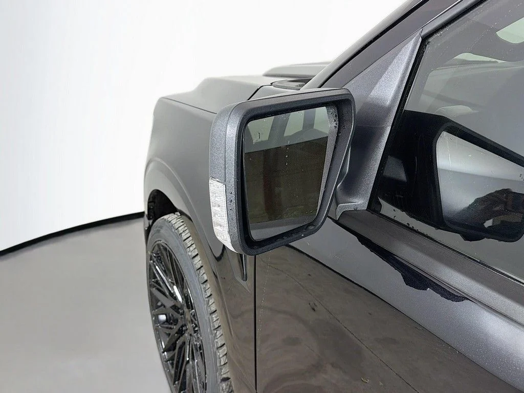 New 2025 Agate Black Metallic Ford XLT image 28