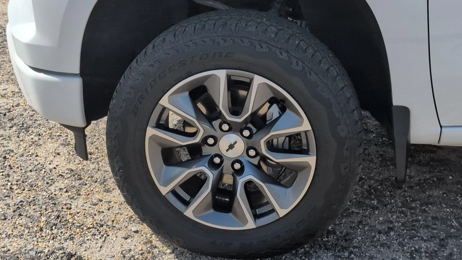 Used 2025 Summit White Chevrolet RST image 11