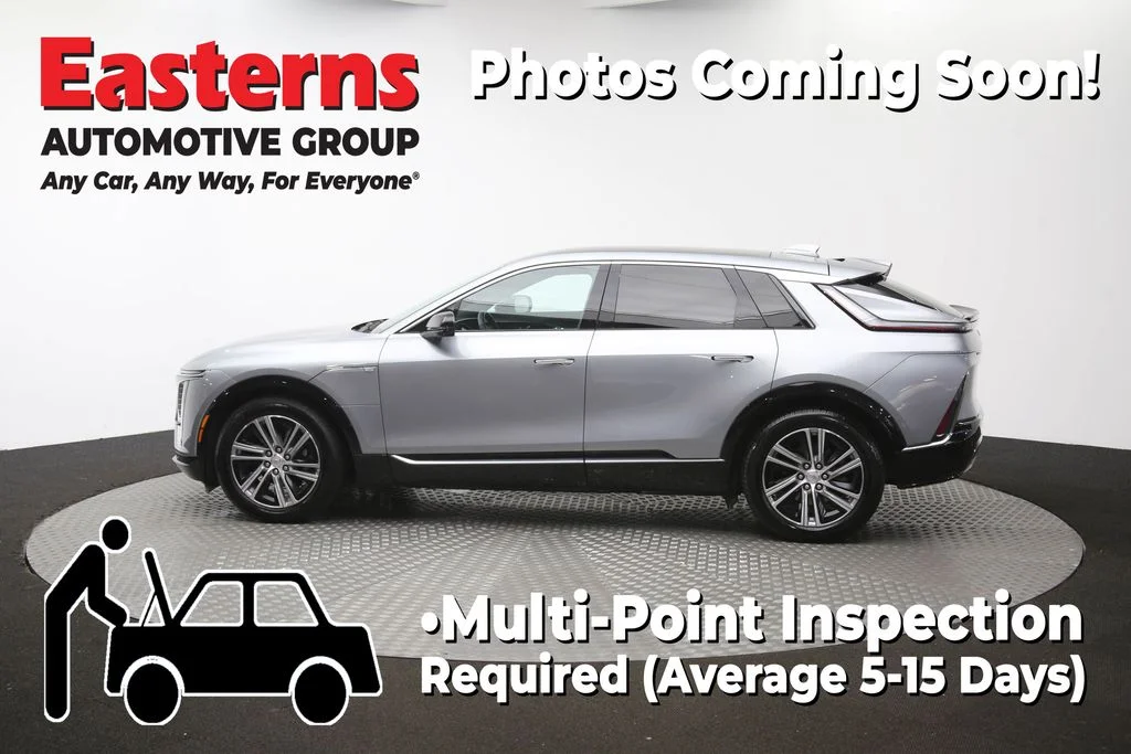 Used 2024 Silver Cadillac Luxury image 62