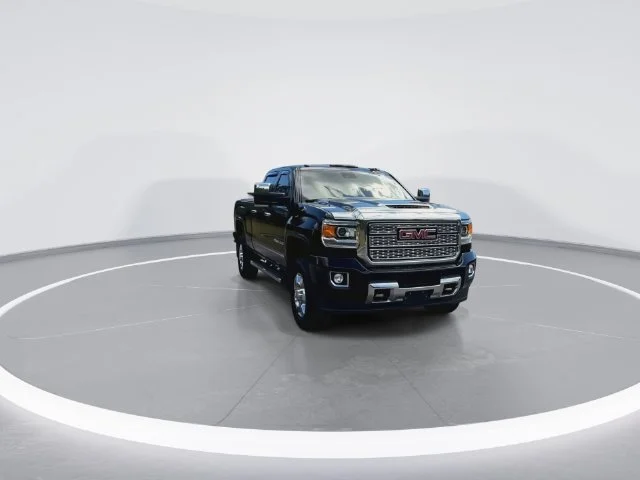 Used 2019 Black GMC Denali image 3