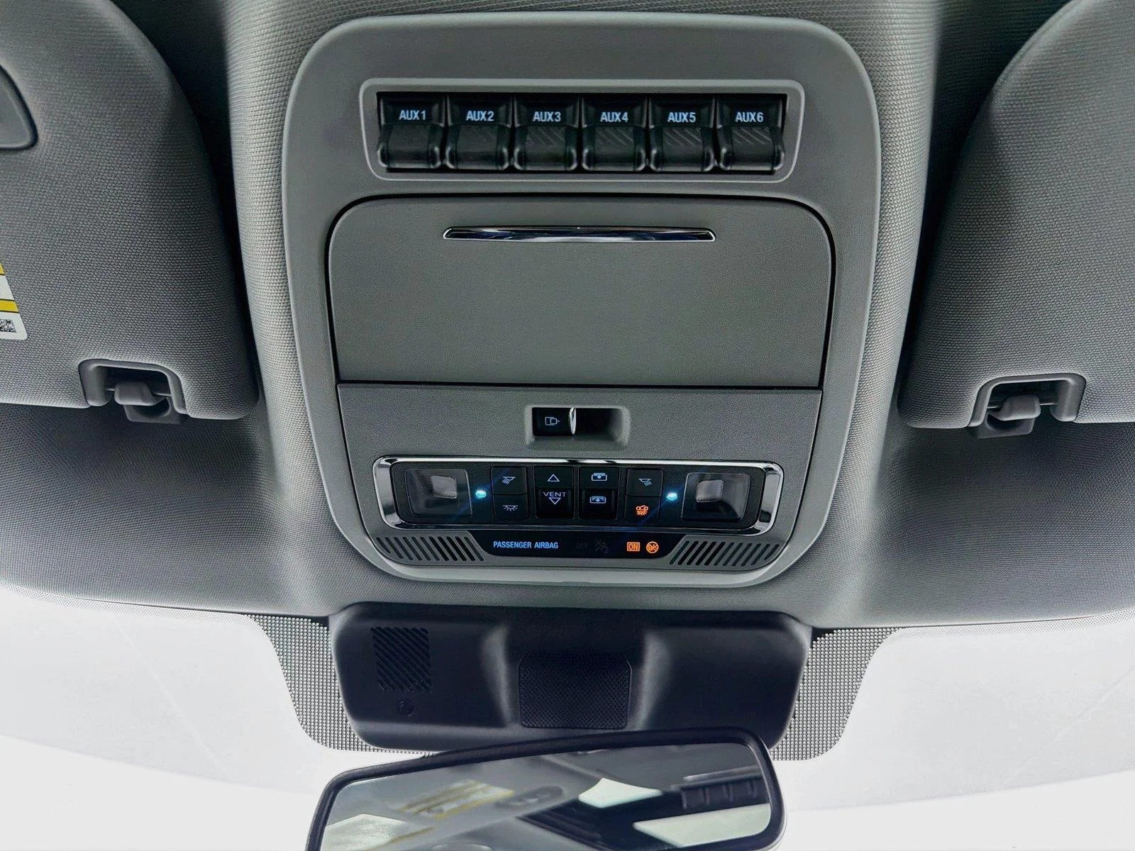 Used 2024 Glacier Gray Metallic Tri-Coat Ford LARIAT image 21