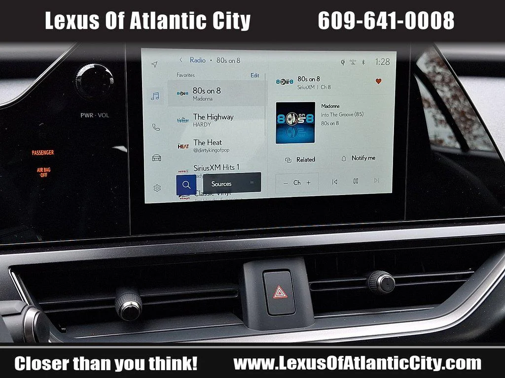 2025 Lexus UX Hybrid 300h Premium - Photo 17