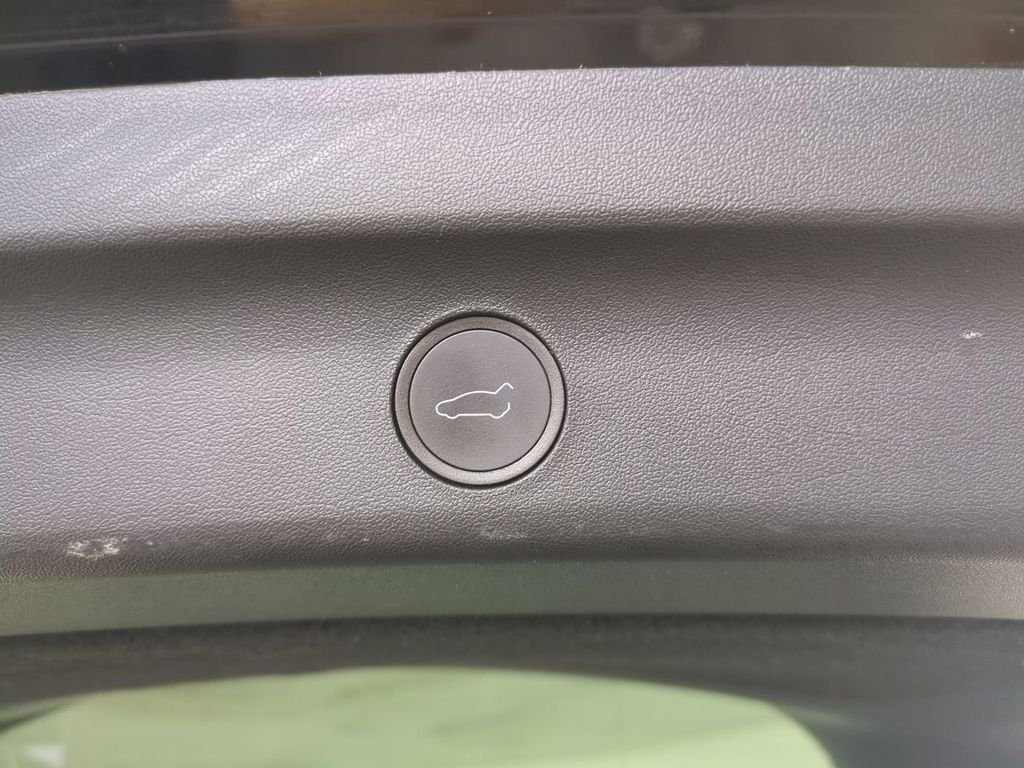 2023 Tesla Model Y Long Range - Photo 15