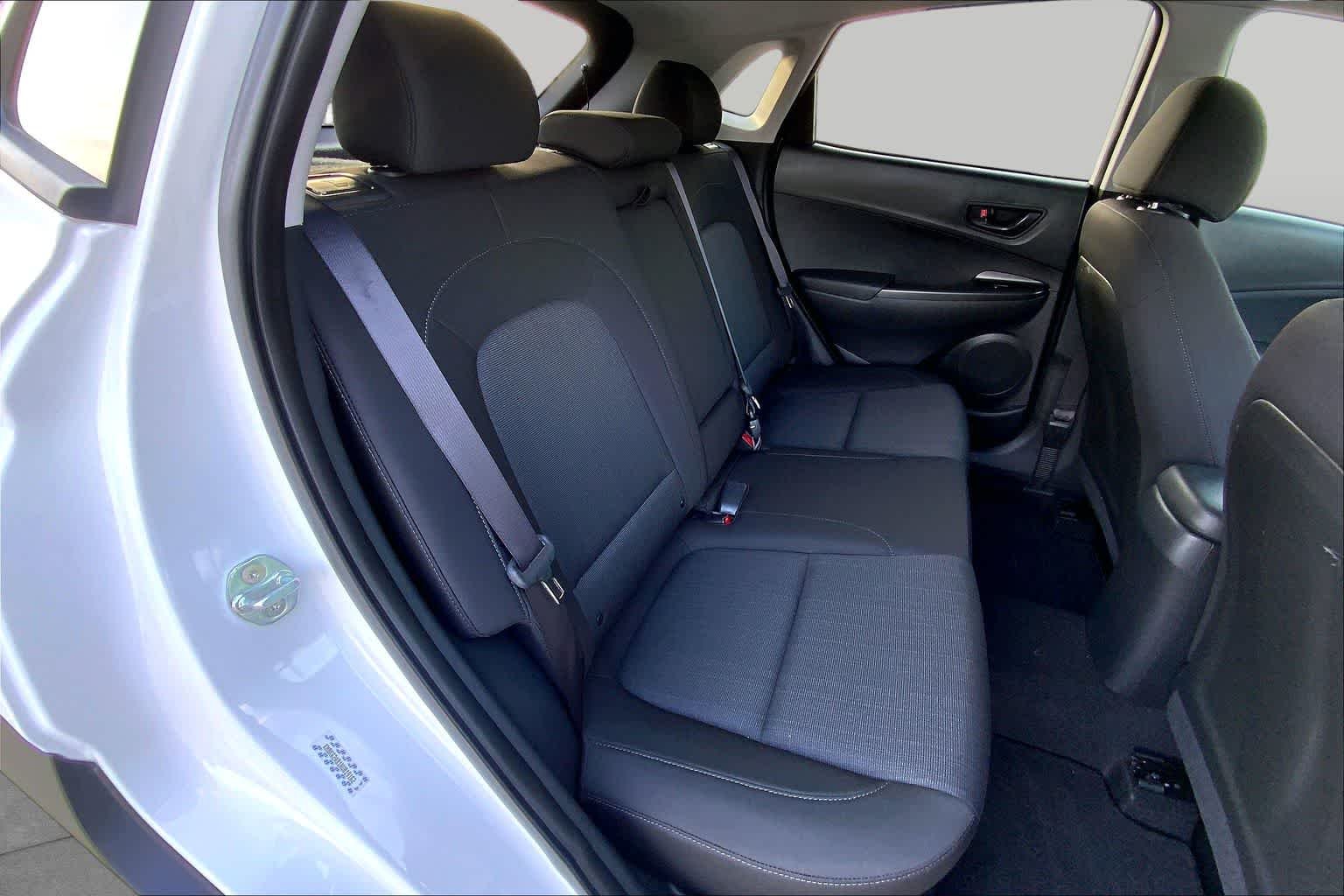 Used 2022 Lunar White Hyundai SEL image 20