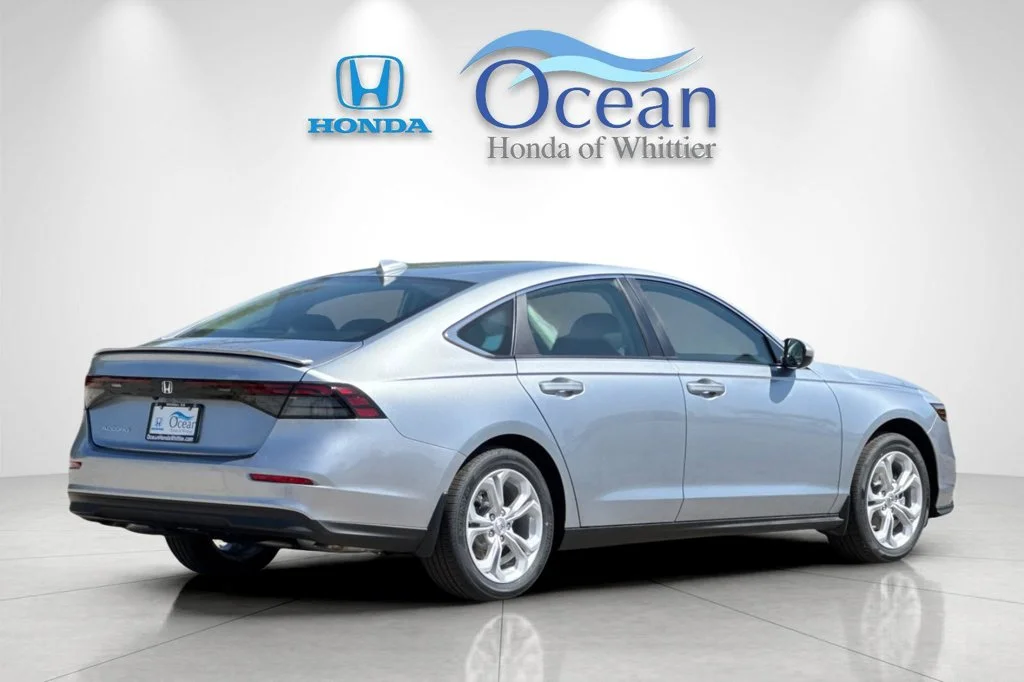 New 2026 Solar Silver Metallic Honda LX image 4