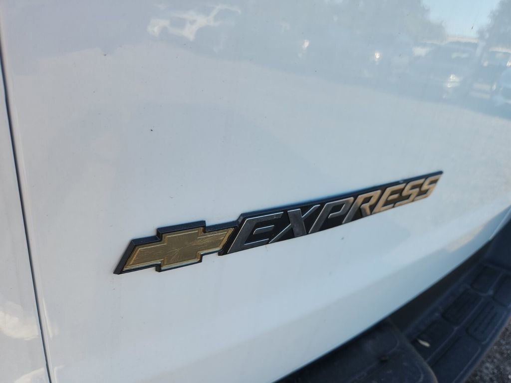 2025 Chevrolet Express Cargo Work Van - Photo 11