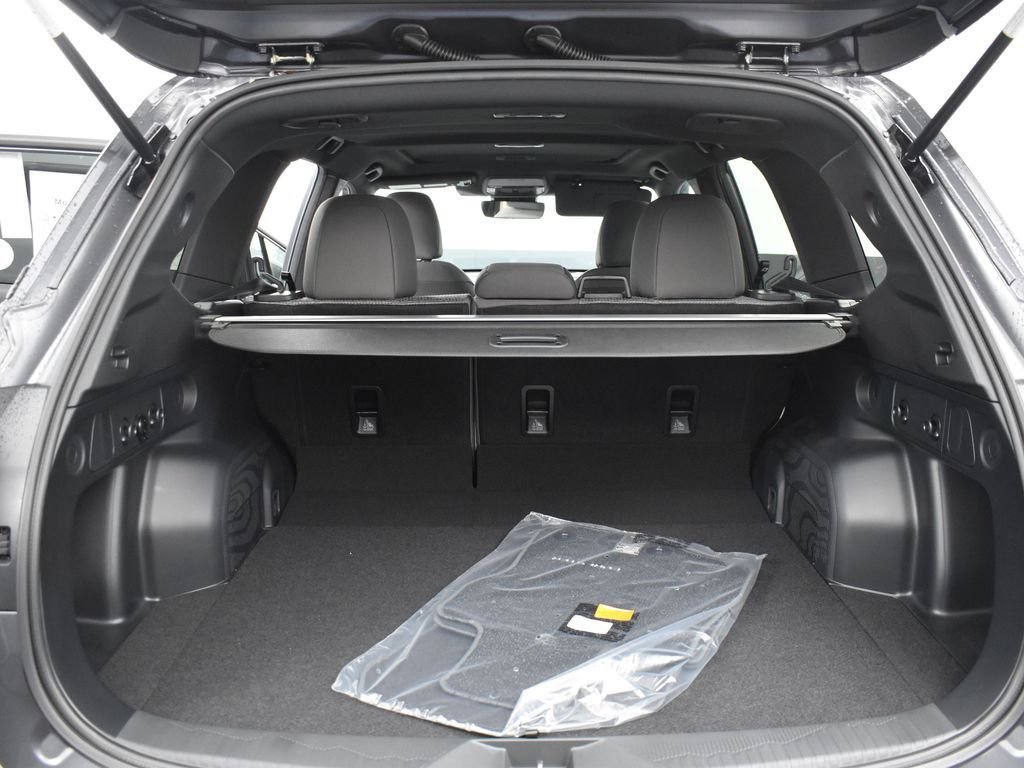 Used 2026 Gray Metallic Subaru Premium image 26