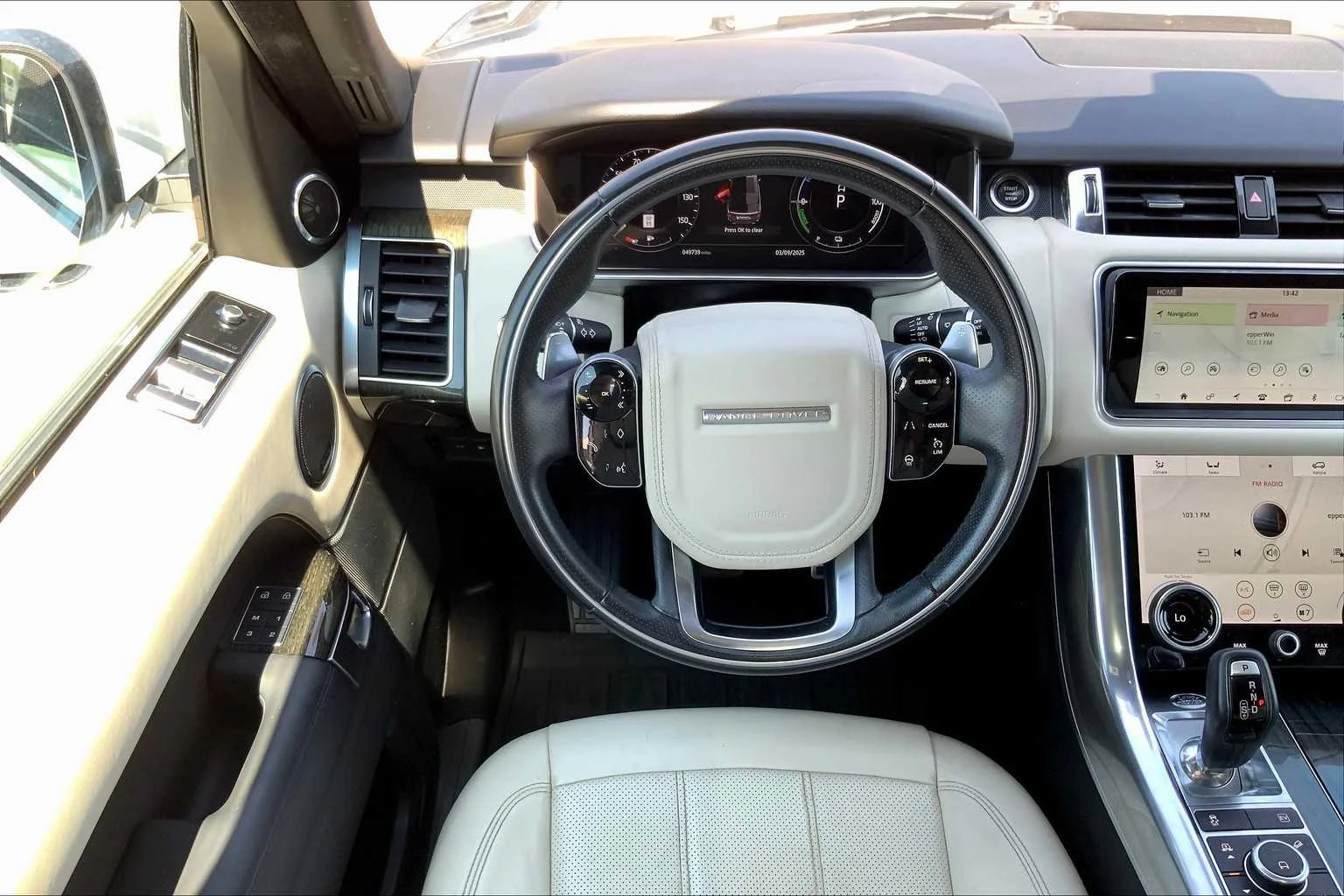 Used 2021 Fuji White Land Rover HSE Silver Edition image 12