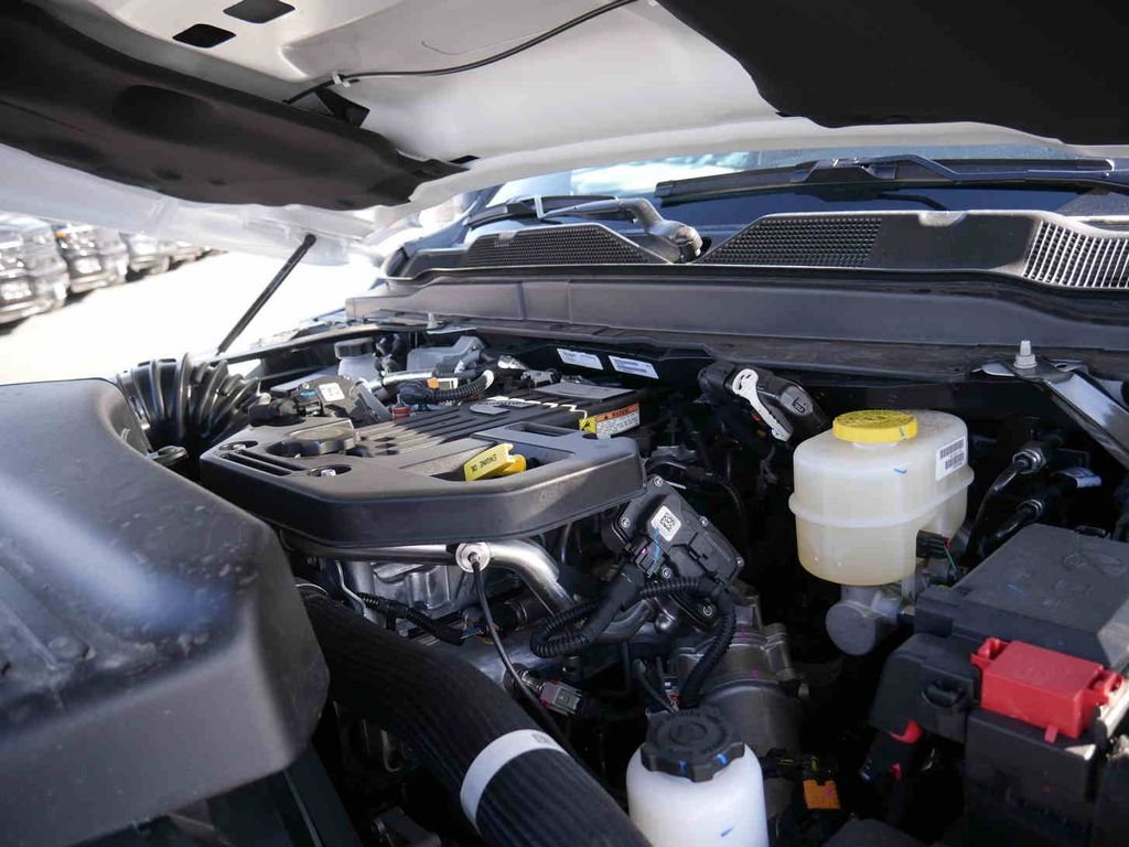 New 2026 Bright White Clear-Coat Exterior Paint RAM LARAMIE image 15
