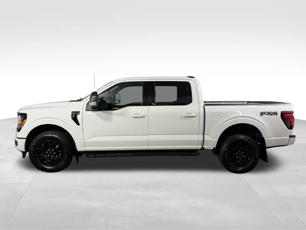 Used 2025 Oxford White Ford XLT image 10