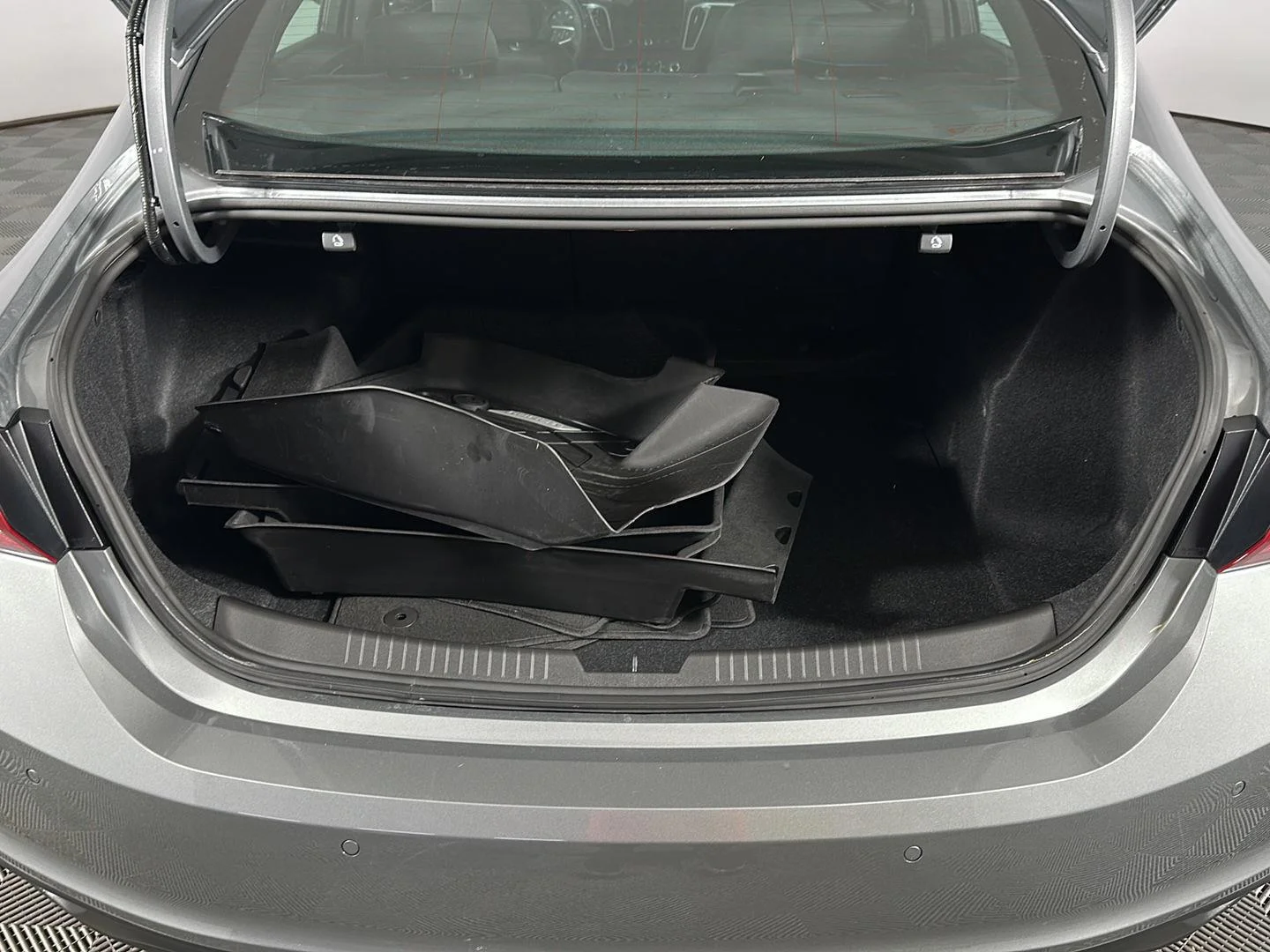 Used 2024 Sterling Gray Metallic Chevrolet LT image 7