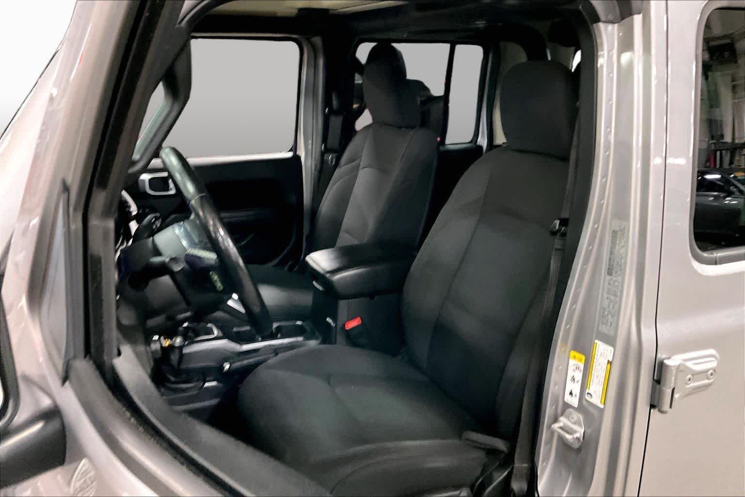 Used 2020 Billet Silver Metallic Clearcoat Jeep Sport S image 8