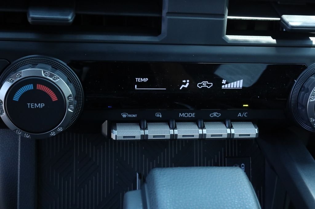 2025 Toyota Tacoma SR5 - Photo 7