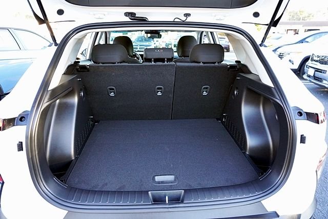 Used 2026 White Hyundai SEL Sport image 12