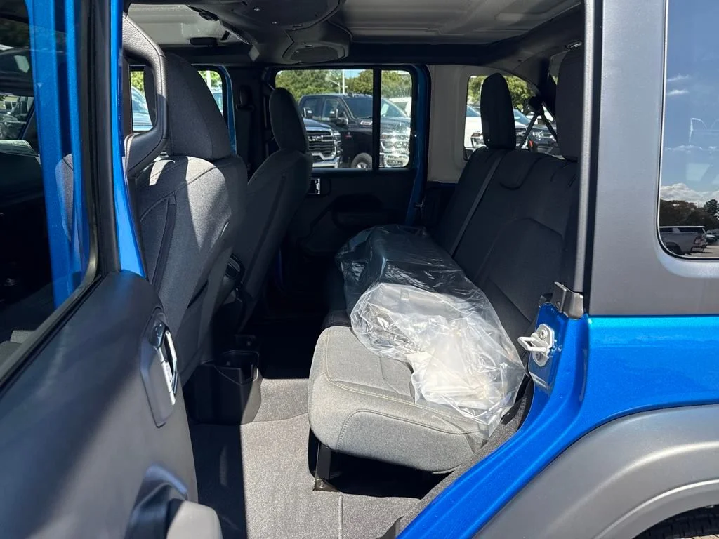 New 2025 Hydro Blue Pearl-Coat Exterior Paint Jeep Sport S image 14