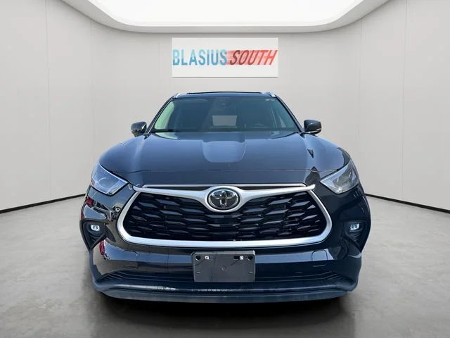 Used 2023 Black Toyota XLE image 8