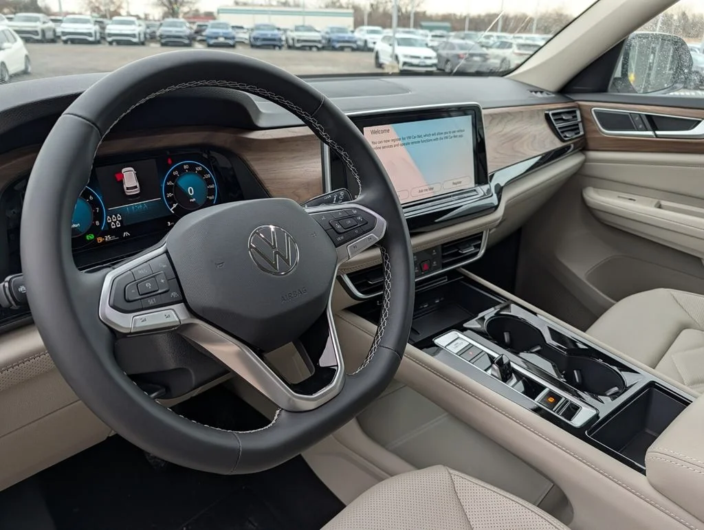 New 2026 White/off-white Volkswagen 2.0T SE w/Technology image 18