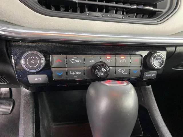 Used 2024 White Jeep Limited image 21