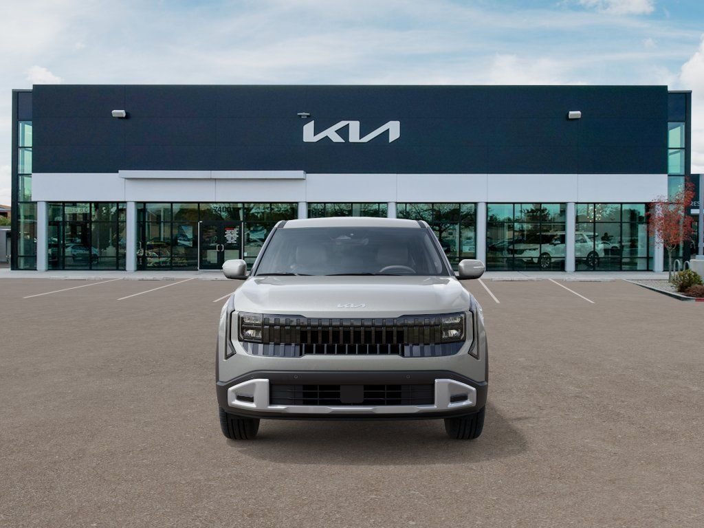New 2027 White Kia LX image 2