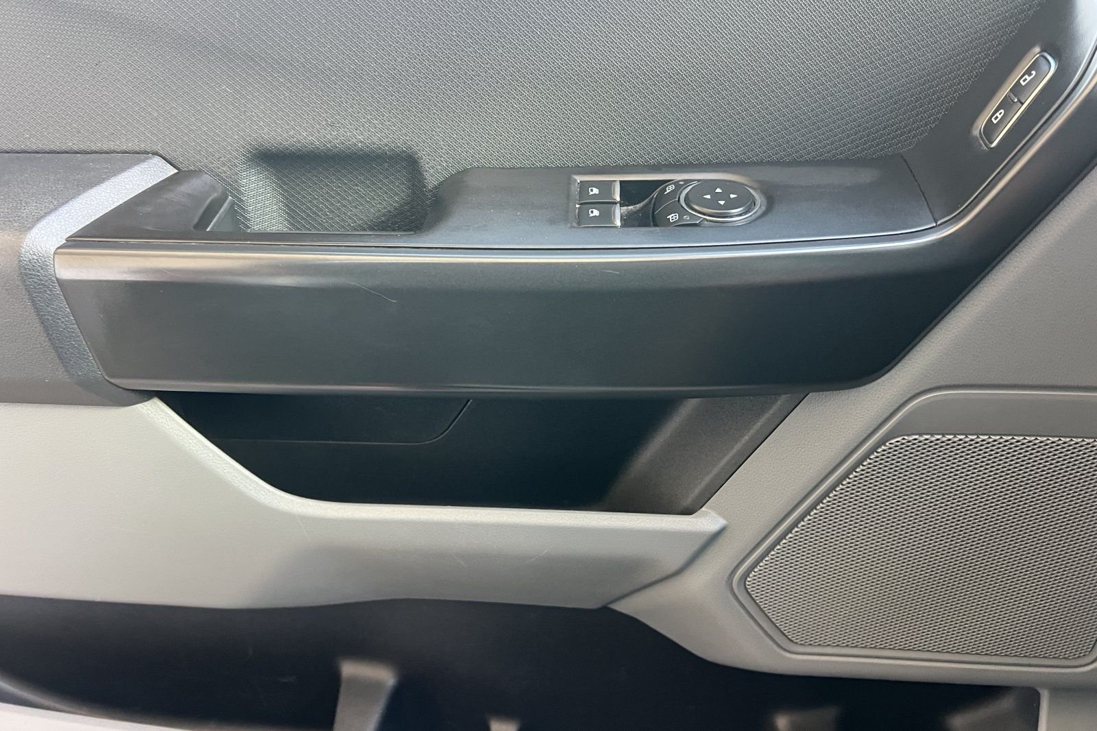 Used 2022 White Ford XL image 10