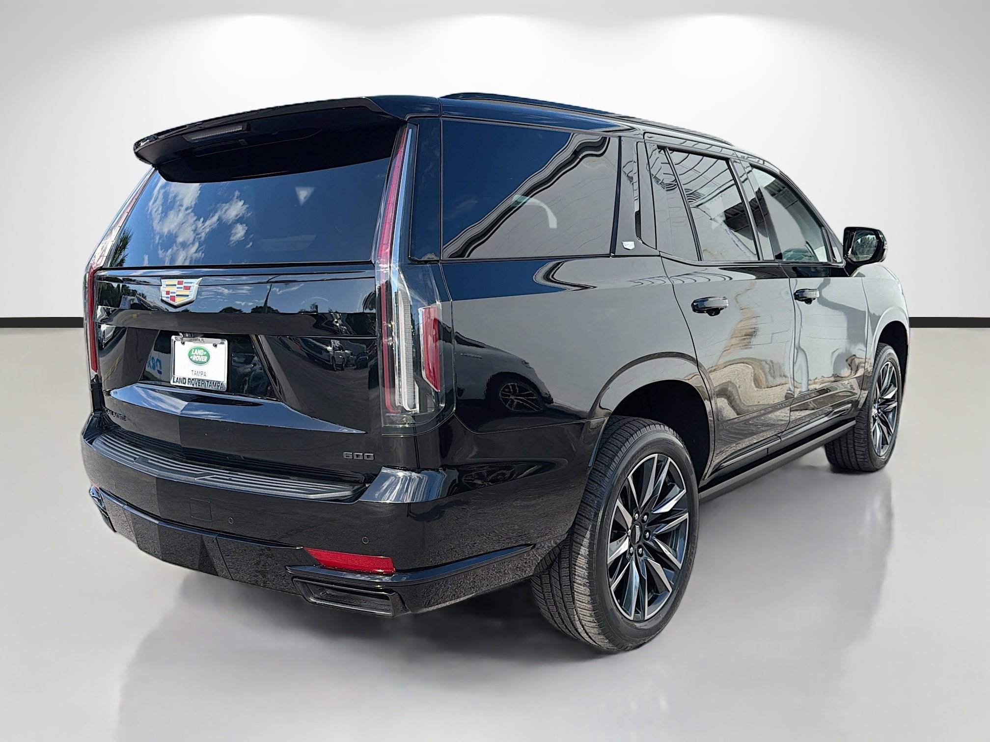 Used 2022 Black Raven Cadillac Sport Platinum image 5