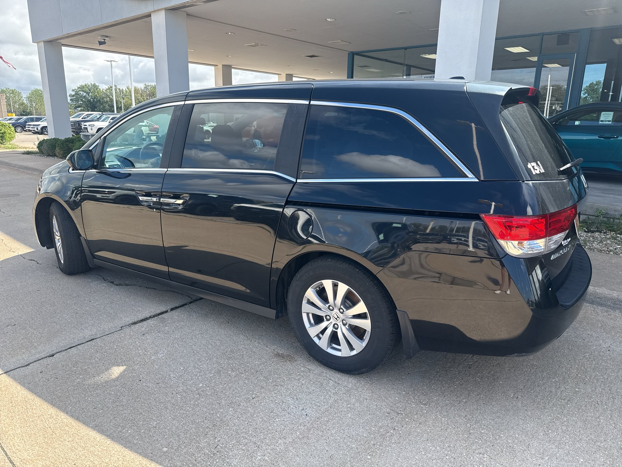 Used 2016 Crystal Black Pearl Honda EX-L image 12