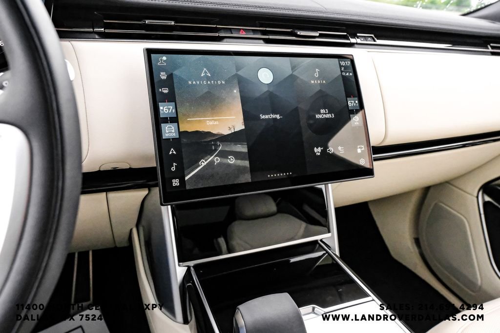 Used 2025 Black Land Rover SE image 28
