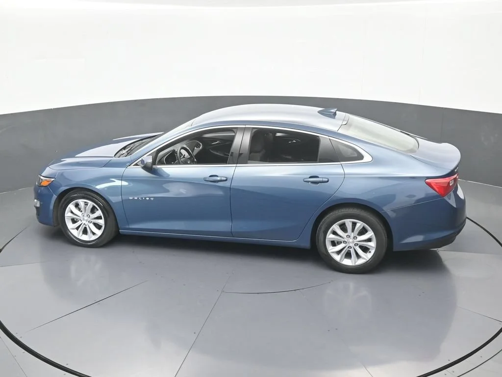 Used 2024 Lakeshore Blue Metallic Chevrolet LT image 41